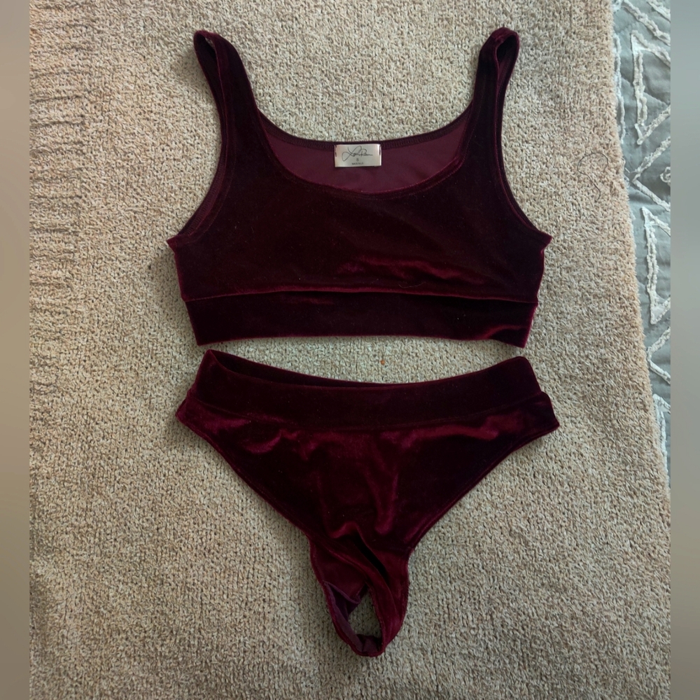 Laina Rauma Velour Leisure Two Piece Set size Small in Burgundy & Hot Pink